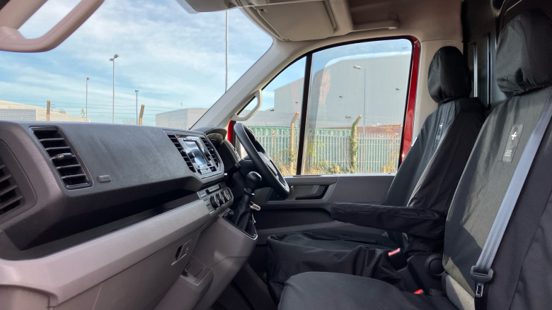 Volkswagen Crafter Cr35 Mwb Diesel 2.0 TDI 177PS Commerce Plus High Roof Van